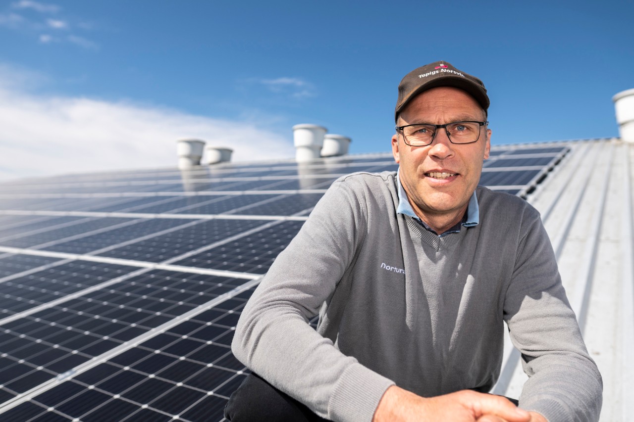 "Solceller er en investering for framtida", sier bonde Sverre Lang-Ree
