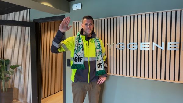 Halvor Ihler rekker opp hånda for lokalt engasjement og Byggenergi