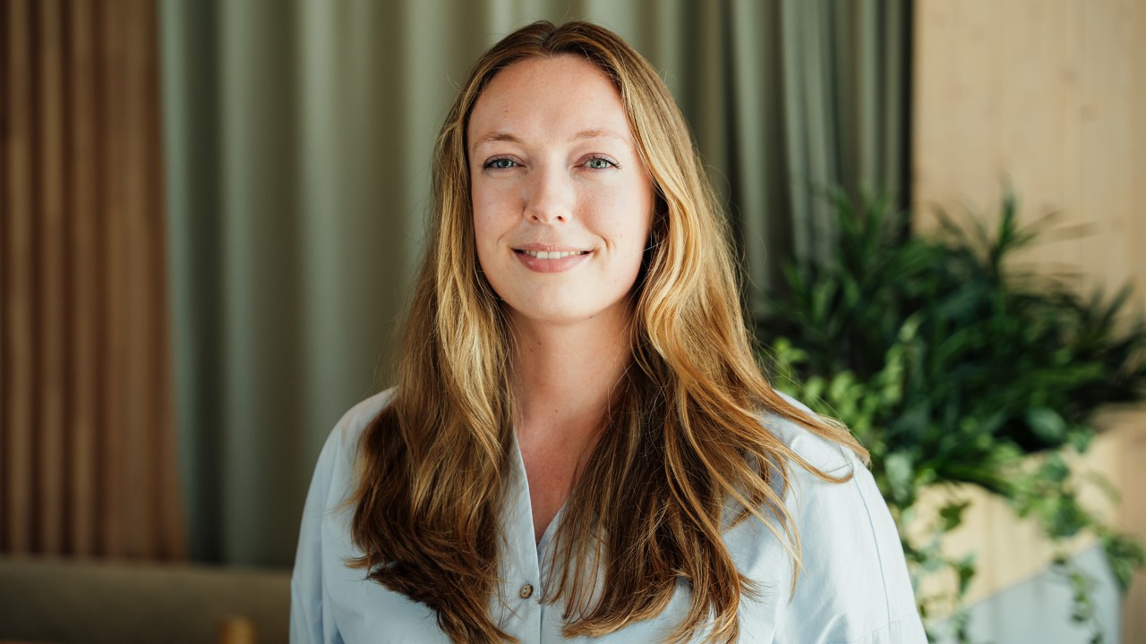 Banksjef Tiril Bjerkestrand Olsen leder storkontoret til SpareBank 1 SMN i Kristiansund