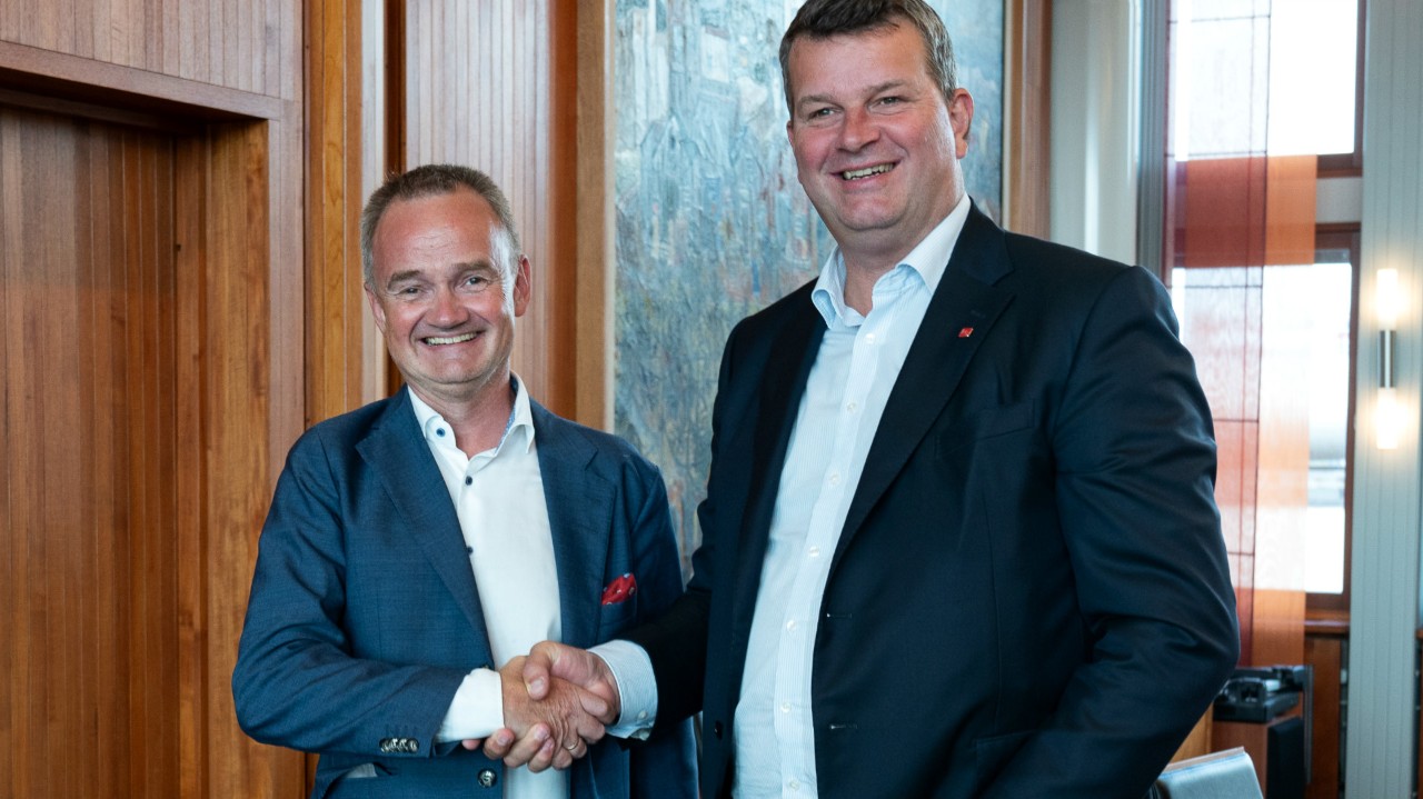 Konsernsjef Jan-Frode Janson og lederen i LO Hans-Christian Gabrielsen har blitt enige