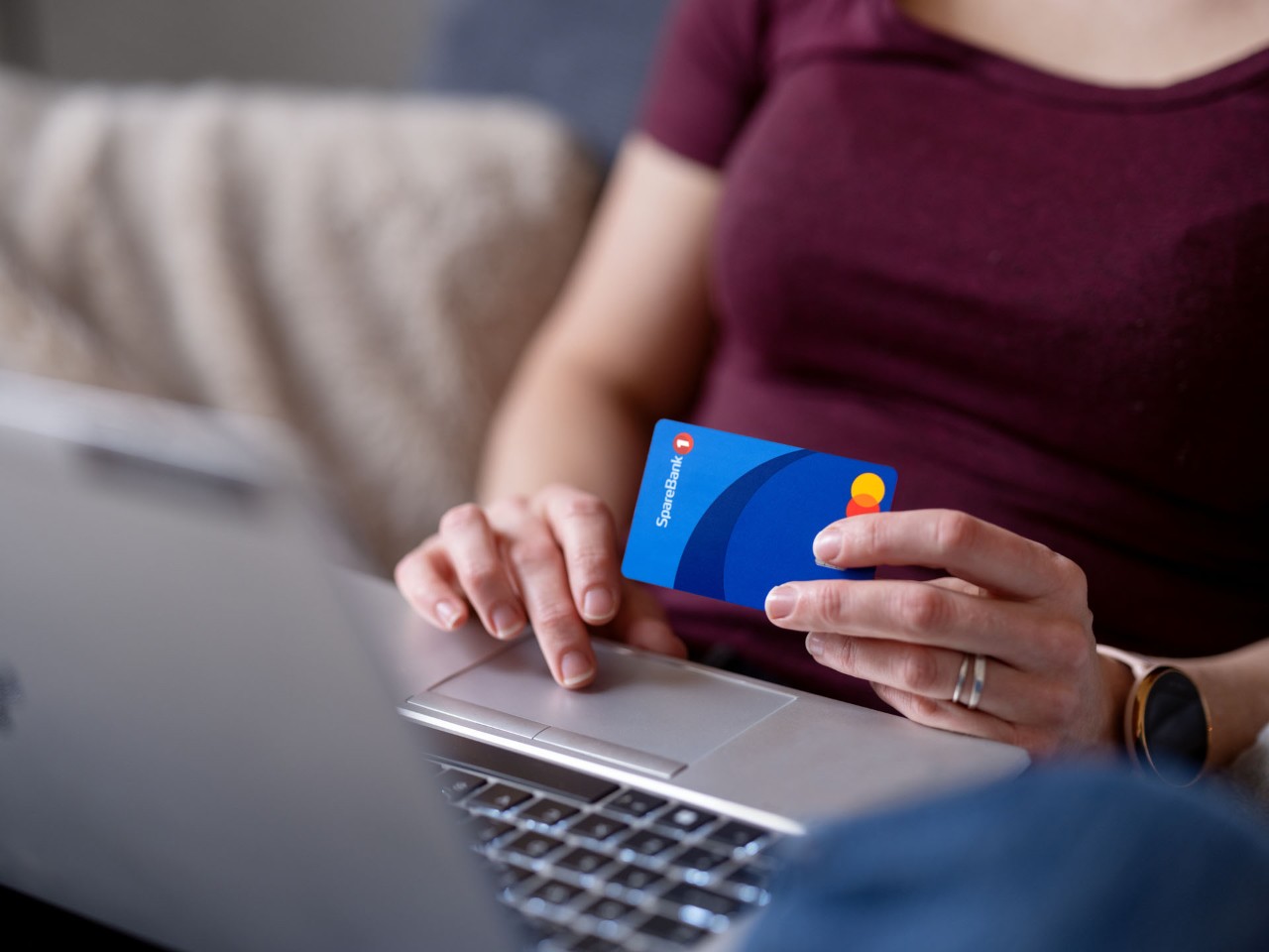 Handler på nett med kredittkort