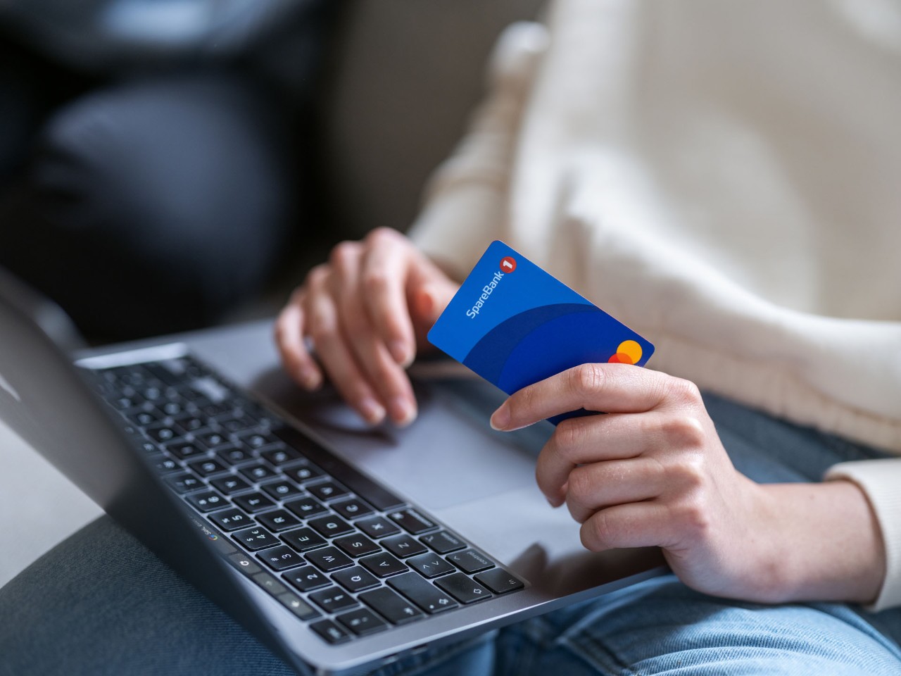 Netthandel på pc med kredittkort